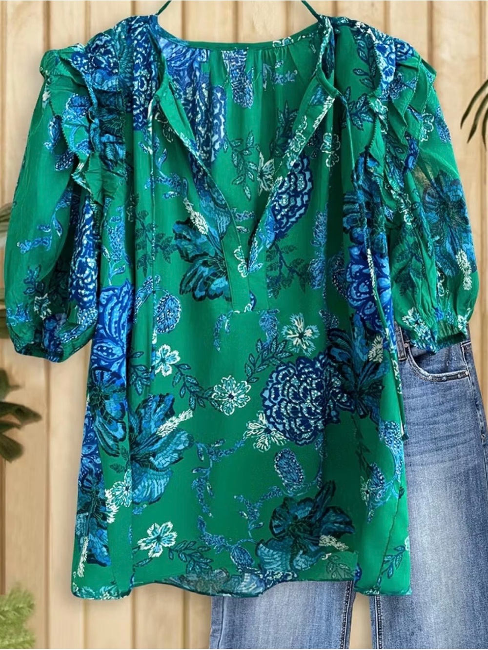 Green Floral V-Neck Puff-Sleeve Blouse